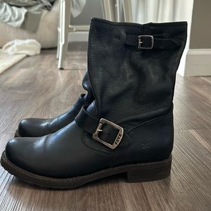 Frye Veronica Short Moro Boots size 7.5!! Great condition 😇